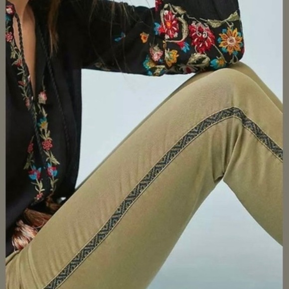 Anthropologie Moss Green Embroidered Side Stripe Straight Leg Ankle Chino Pants - Picture 4 of 12